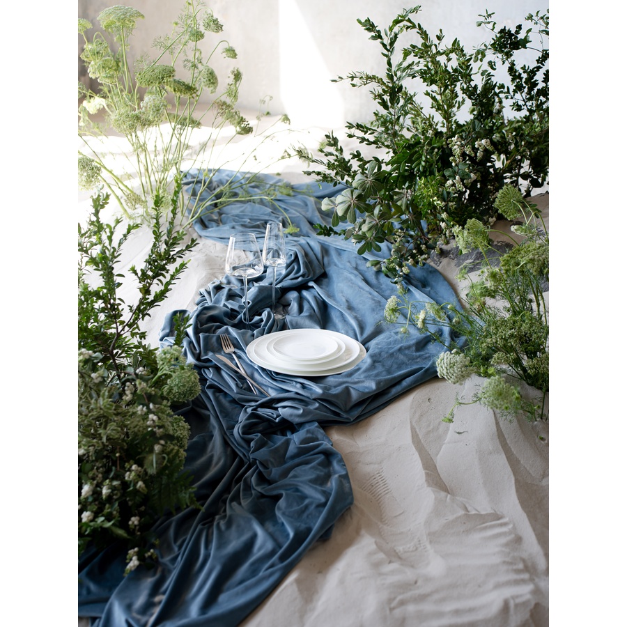 Скатерть прямая широкая бархатная серо-голубая - Фото миниатюра 2