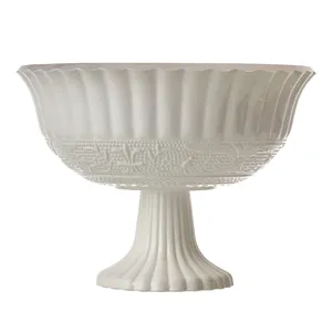 Ваза "Тюдор" белая