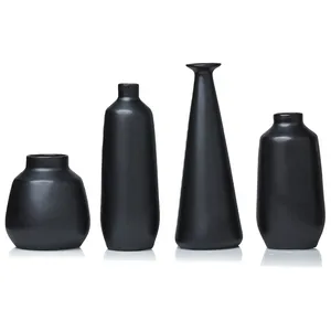 Набор черных ваз «Кози»