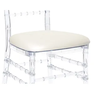 Подушка Кьявари слоновая кость, кожа. Сдаётся со стулом.