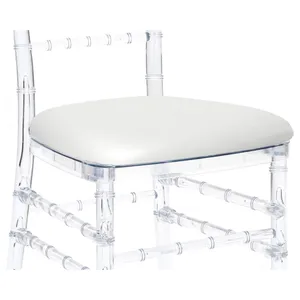 Подушка Кьявари белая, кожа. Сдаётся со стулом.