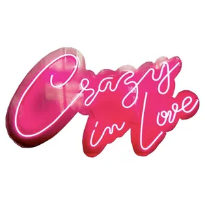 Неоновая надпись " Сrazy in love"