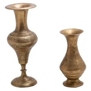 Узкий винтажный кувшин